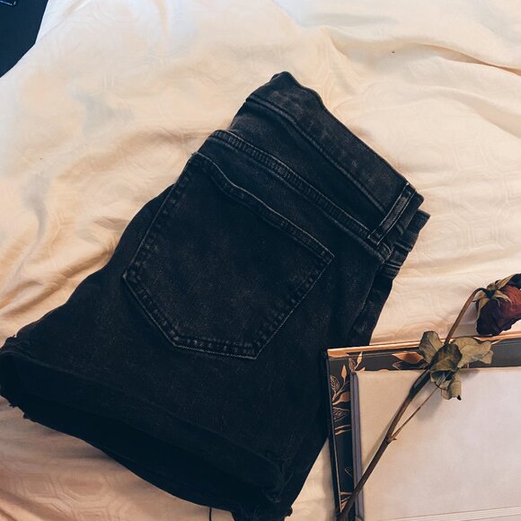 GAP Mid-Rise Blue Denim Shorts - Picture 3 of 3